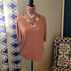 SUPER CUTE TOP by EXPRESS (HI LOW)